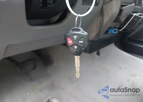 2010 Toyota Tundra Grade 5.7L V8 z USA, uszkodzony, nr VIN 5TFDY5F18AX098646